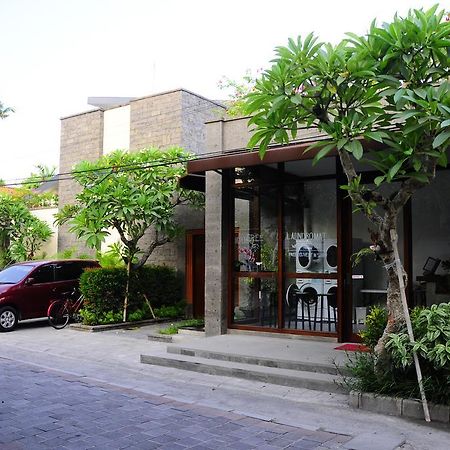 Puri Mesari Suites 덴파사르 외부 사진